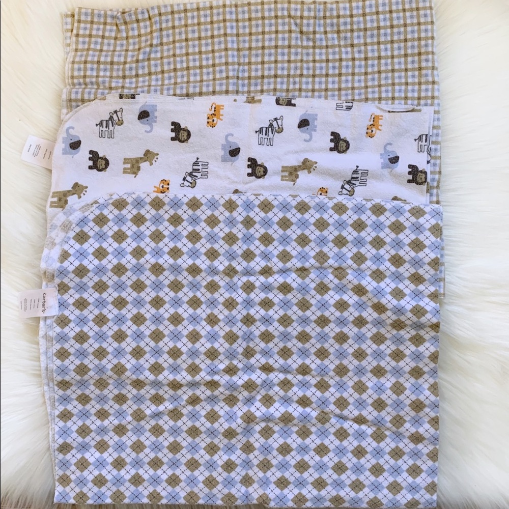 3 Carter’s Swaddle Blankets - Picture 3 of 4